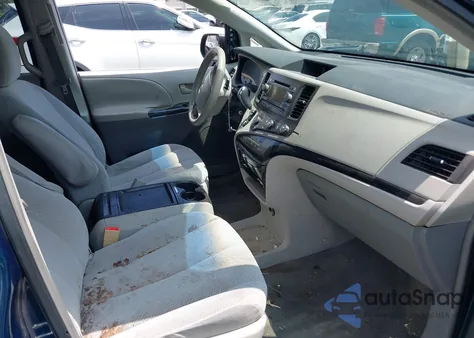 2011 Toyota Sienna Le V6 из США, поврежденный, VIN 5TDKK3DC5BS138299